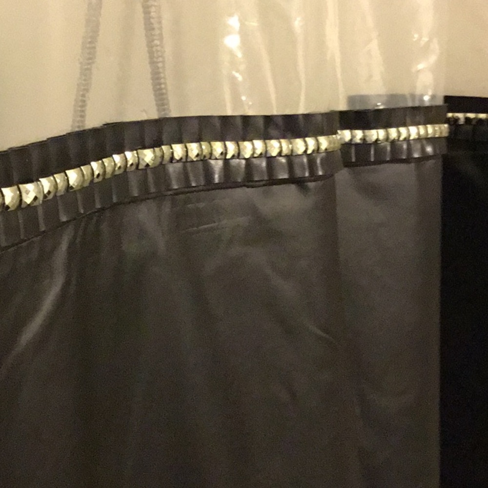 Distinctive Shower Curtain - Picture 4 of 7